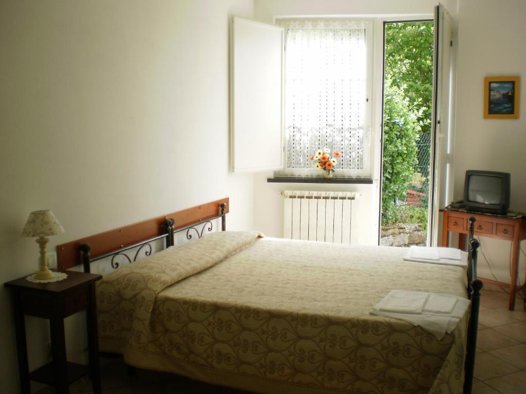 Hotel Paese Corvara Beverino Værelse billede