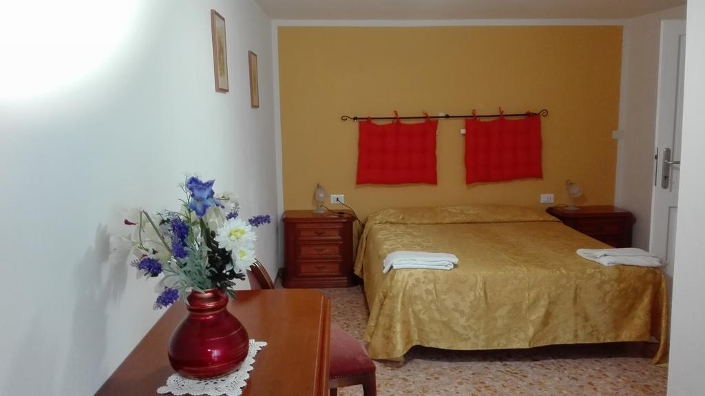 Hotel Paese Corvara Beverino Eksteriør billede
